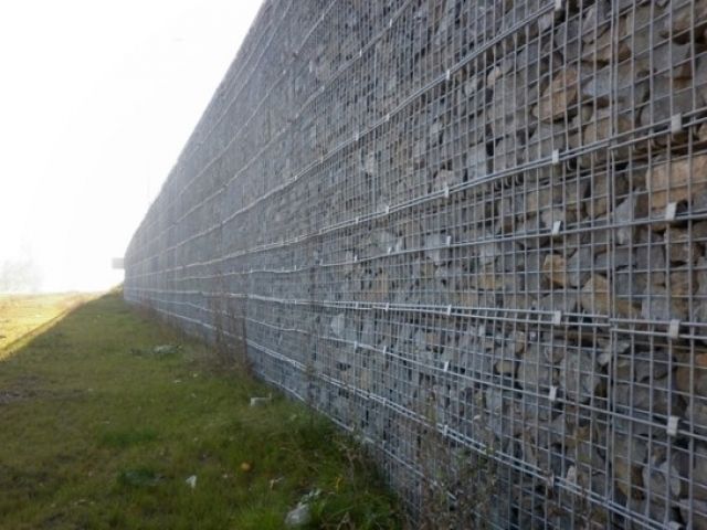 Reinforced soil with steel mesh and stone infill.jpg